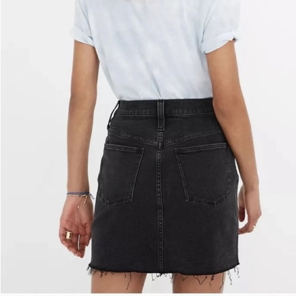 Madewell • Denim Frisco Mini Skirt in Lunar Wash Black 31 - Picture 3 of 7